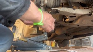 Тойота РАФ4 замена: шаровой опоры,шпильки колеса.