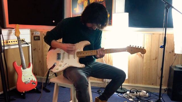 Fender Stratocaster 1959 Shell Pink with Marshall Jtm45 cranked смотреть онлайн