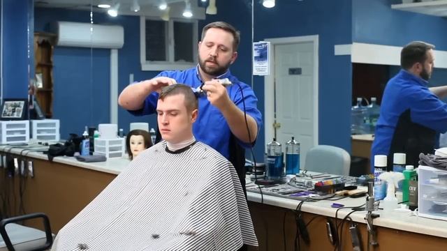How to Cut a Buzzcut : Hair Clippers & Men's Hair смотреть онлайн