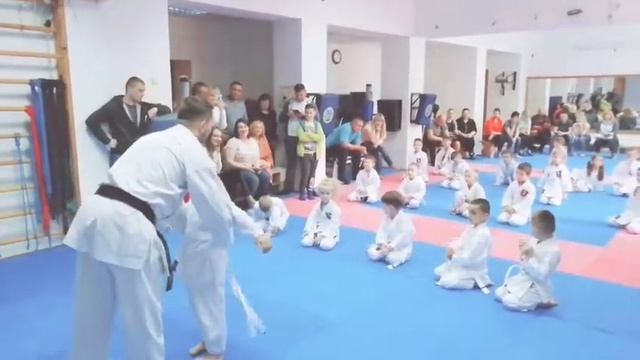 Тренировки по каратэ- внутренняя сдача экзамена на пояса для детей 5+, Черновцы смотреть онлайн
