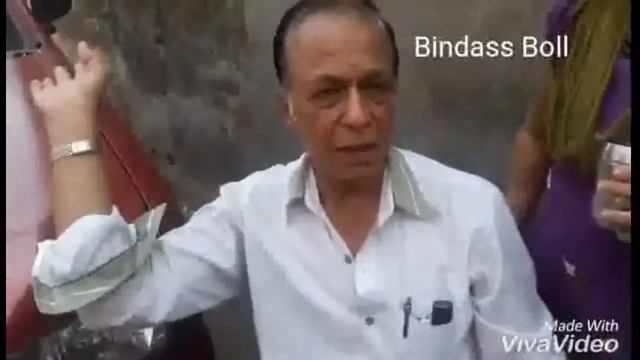 Police thrashed 67 years old man who come to caste his vote смотреть онлайн