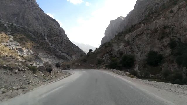 Tajikistan: Dushanbe - Khujand Road / Таджикистан: дорога Душанбе - Худжанд