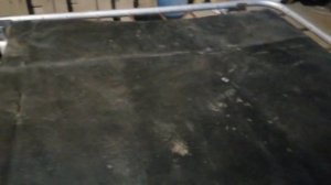 из старой раскладушки лежак