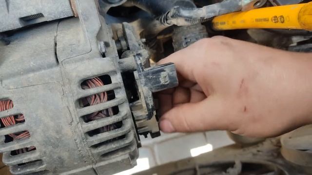 Пропала зарядка на АКБ Volkswagen Caddy 2.0 SDI/Одна із причин чому не має зарадки на автомобілі VW смотреть онлайн