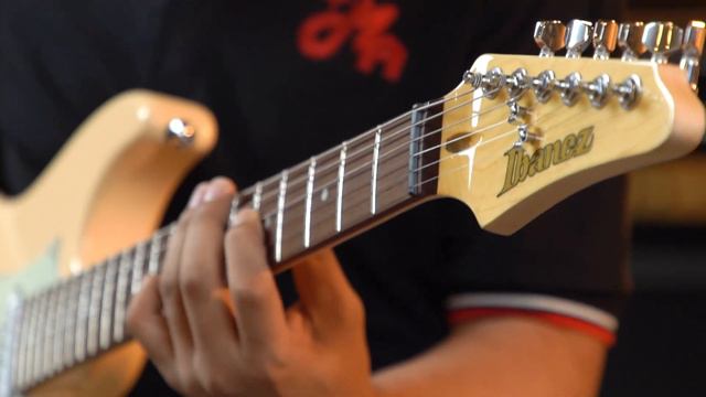 เทสเสียง กีตาร์ไฟฟ้า Ibanez AZ Essentials AZES31 смотреть онлайн