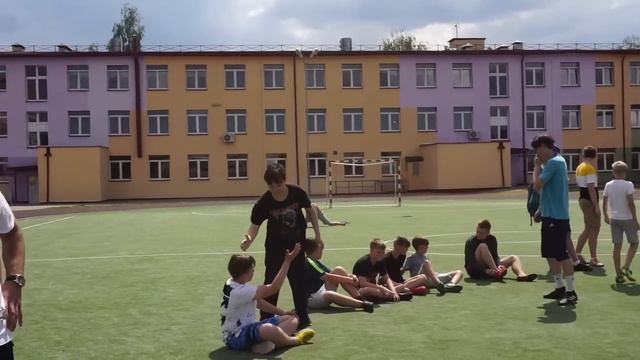 КТО ПОСЛЕДНИЙ ПОЛУЧИТ 1000$, ФУТБОЛ на ВЫБЫВАНИЕ! смотреть онлайн