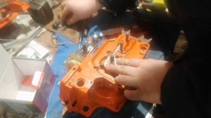 Ремонт и сборка бензопилы Хускварна 55.