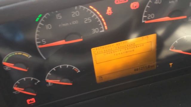 Как слить воду с топливного фильтра Вольво ФШ.Вода в топливном фильтре Volvo,слив воды, датчик воды