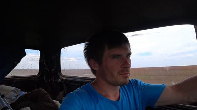 ЖИВУ В МАШИНЕ ДОБЫВАЮ МЕТАЛЛ ЧАСТЬ 2 смотреть онлайн