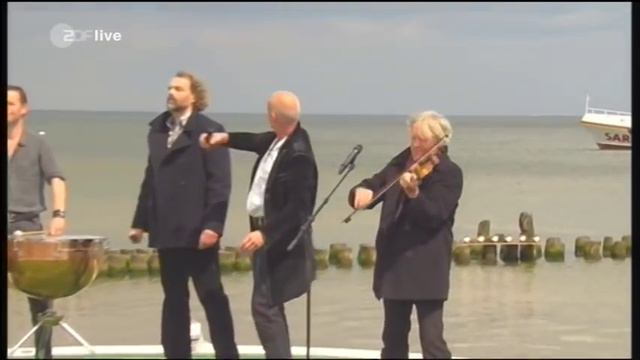 [HQ] - Santiano - Alle die mit uns auf Kaperfahrt fahren - ZDF - Fernsehgarten - 17.06.2012 смотреть онлайн