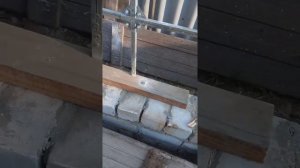 Как же прикрепить теплицу к бетонному основанию?