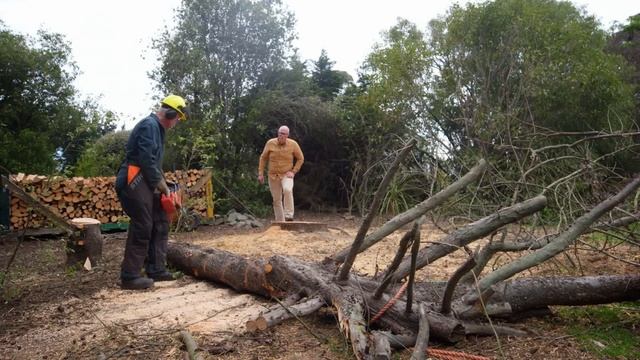 Man baffled by claim his $190 steel cap boots deteriorated because he didn't wear them enough смотреть онлайн
