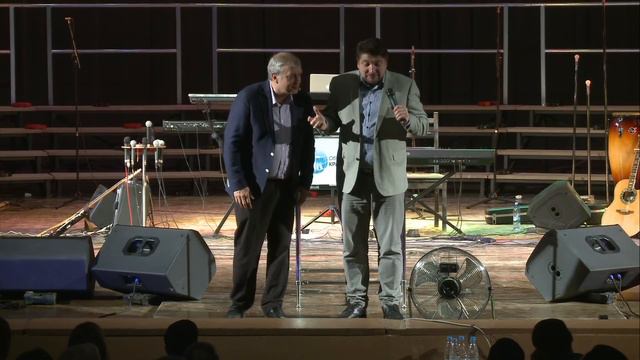 Крал Густав Северин "Люди за занавесом" смотреть онлайн