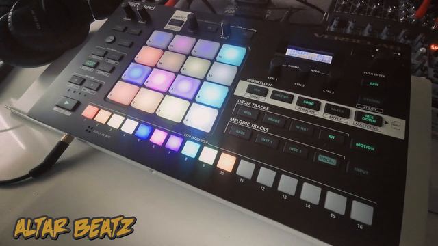Miami Bass Style Beatz and Guitars on the Roland Verselab - Grave Dancer - Altar Beatz смотреть онлайн