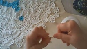 Вяжем элементы ирландского кружева для летнего топа.