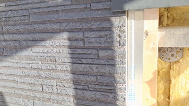 Монтаж панелей KMEW 14 мм на дом с современным дизайном. Нюансы исполнения смотреть онлайн