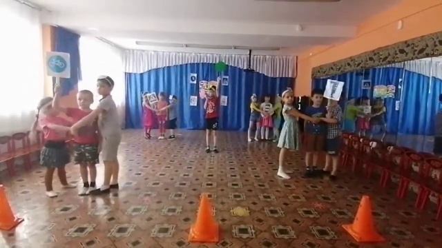 "Знатоки правил дорожного движения", подготовительная группа "Цветик-семицветик". смотреть онлайн