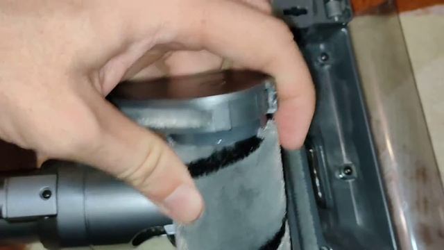 Как поменять насадку пылесоса Redmond rv-ur374 смотреть онлайн