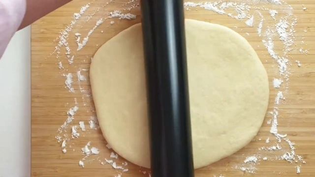 Сосиска в тесте в духовке из дрожжевого теста смотреть онлайн