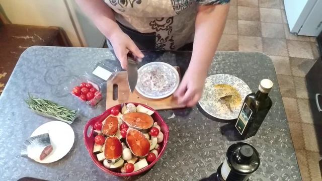 Готовим вместе запечённый ЛОСОСЬ 🐟🥘 смотреть онлайн