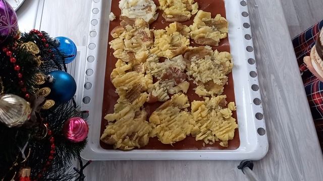 26 декабря 2022 г. Картошка в мундире в духовке - просто, быстро, вкусно. смотреть онлайн