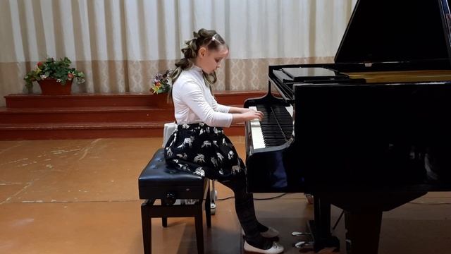 Кира Соколова (в.к.9 лет). И.С.Бах Маленькая прелюдия#12, Ф.Кулау Сонатина ор.55#1 ч.2. смотреть онлайн