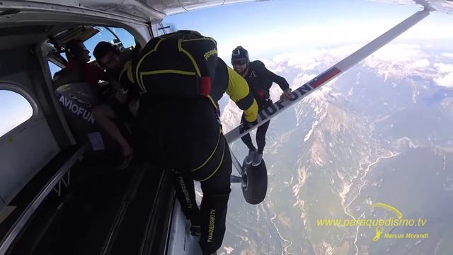 SKYDIVE BOVEC - SLOVENIA - MARCUS MORANDI смотреть онлайн