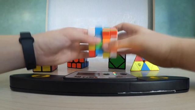 Сборка кубика рубика 2x2 ,3x3, 4x4, скьюба и пирамидки на время смотреть онлайн