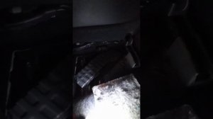 ? РЕГУЛИРОВКА НОЖНИКА СТОЯНОЧНОГО ТОРМОЗА НА HONDA CR-V ЧЕТВЁРТОГО ПОКОЛЕНИЯ ???