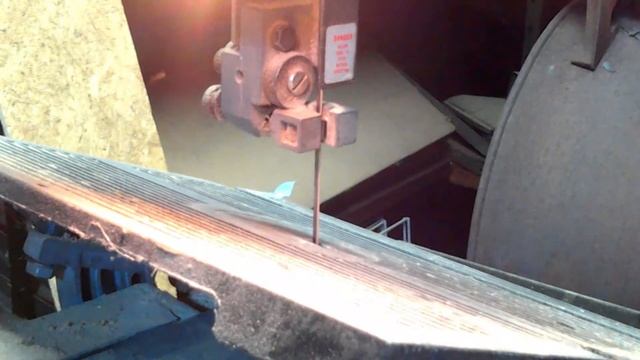 Cutting an icosahedron (20 sided dice) out of solid wood! смотреть онлайн