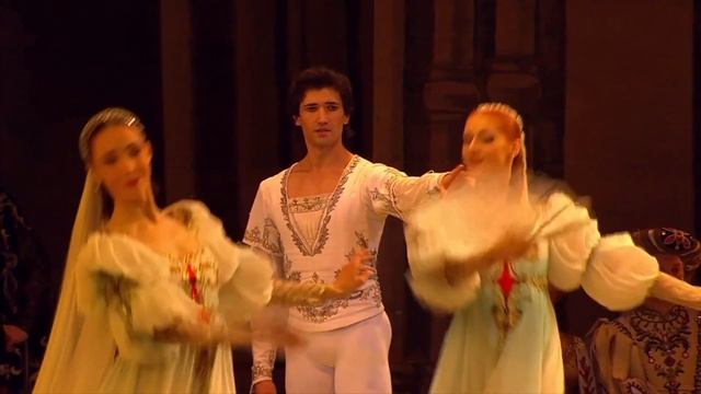 СКАЗКИ БАЛЕТА: ЛЕБЕДИНОЕ ОЗЕРО смотреть онлайн