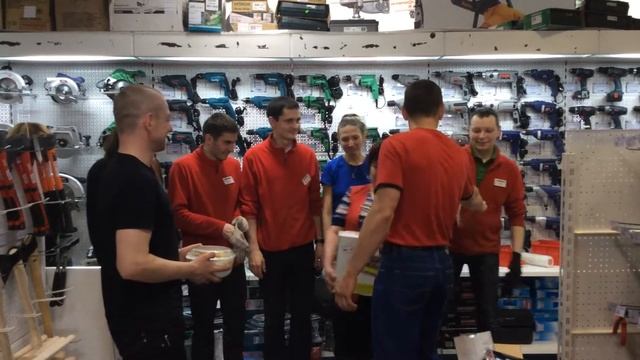 Вручение блинов сотрудникам Ф-9. смотреть онлайн