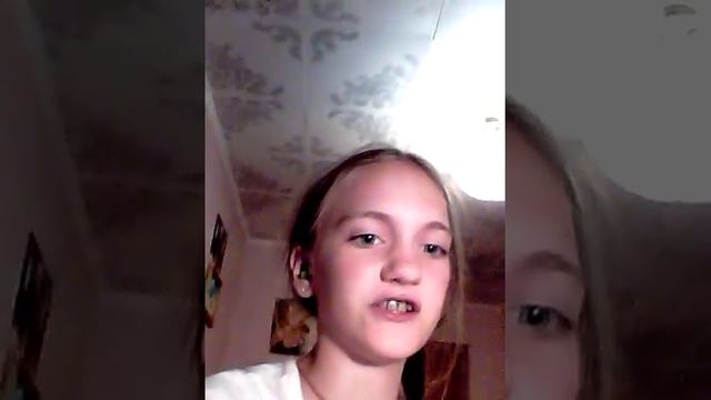 Ем чёрное мороженое с углем!!! смотреть онлайн