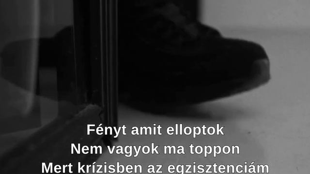 Azahriah - Introvertált Dal (dalszöveg)