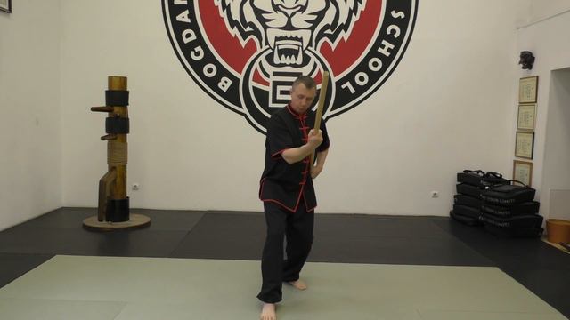 Важное видео. Это вторая часть уроков по базе шеста Юнчунь байхэ цюань. Далее третья заключительная смотреть онлайн