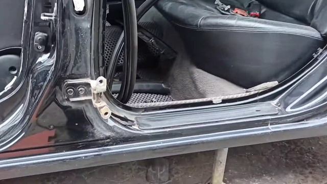 Разбираю левую сторону Ниссан Максима для замены порогов и частично задней арки смотреть онлайн