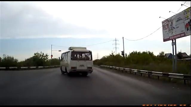 Мобильные: светофор за мостом смотреть онлайн