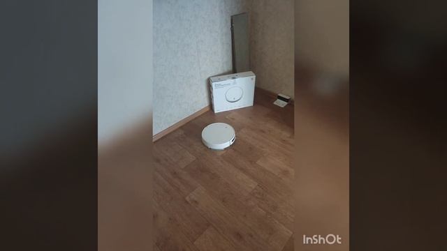 обзор на робот пылесос xiaomi Mi Robot Vacuum-Mop Essential с функцией влажной уборки базовая компл смотреть онлайн