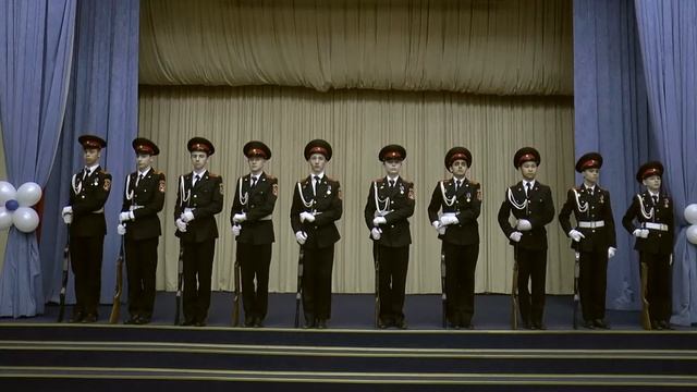 Строевое дефиле с оружием смотреть онлайн