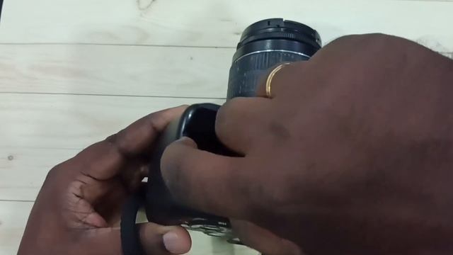 How to Remove Battery from Canon EOS 1100D DSLR Camera | Replace Battery смотреть онлайн