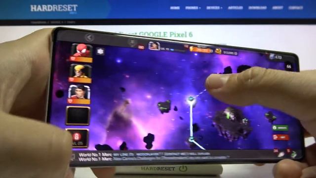 Google Pixel 6 - Marvel Contest Of Champions / Mortal Kombat v2?! | 90 Hz Screen Refresh смотреть онлайн