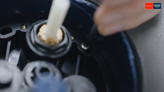 Как установить термостат скрытого монтажа GROHE Grohtherm с двумя рукоятками смотреть онлайн