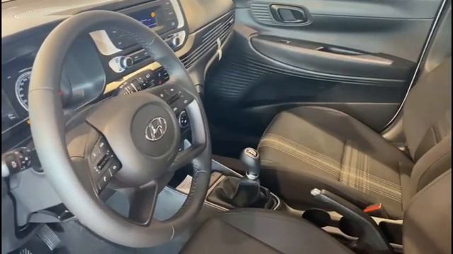 Hyundai I 20 POLAR WHITE MPI 1 2 85CV ESSENCE смотреть онлайн