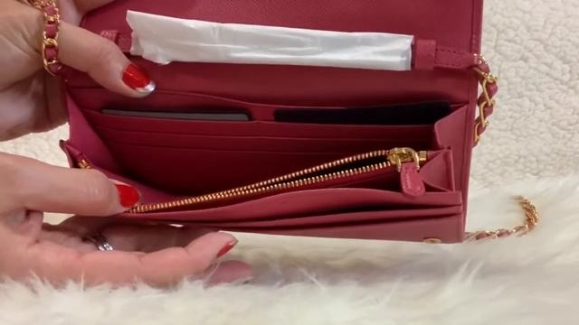 Unboxing - Prada Wallet On Chain! смотреть онлайн