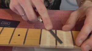 КАК ВЫРОВНЯТЬ ЛАДЫ НА ГИТАРЕ ДОМА (на свой страх и риск) | технический выпуск