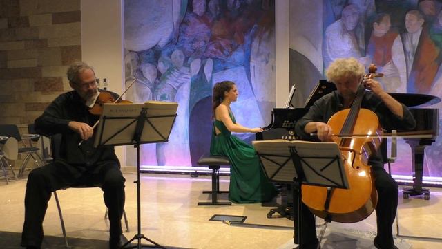 Clara Schumann Trio op.17 Andante смотреть онлайн