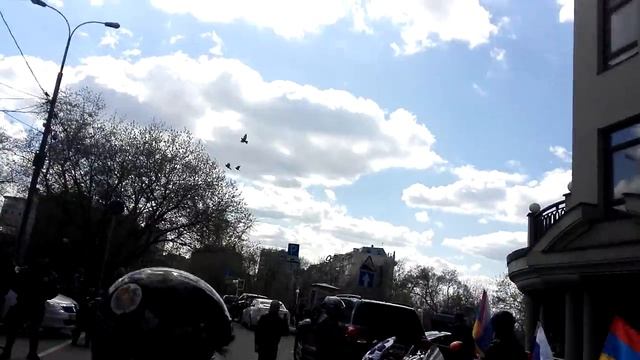 Байкеры у посольства Турции в Москве 24 апреля 2016 смотреть онлайн