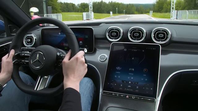 Mercedes C-Class W206 (2022) Crazy Safety systems (Active Brake Assist, Traffic Sigh Assist) смотреть онлайн
