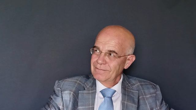 ИНВЕСТОР Артемий Корочков смотреть онлайн
