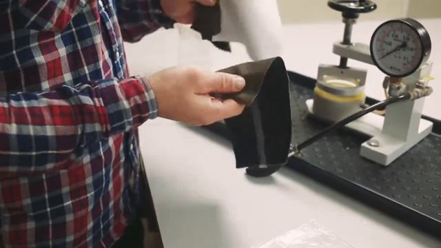 КАК ВЫБРАТЬ ТКАНЬ ДЛЯ СУХОГО КОСТЮМА. ЛАБОРАТОРНЫЕ ИСПЫТАНИЯ ТКАНИ смотреть онлайн